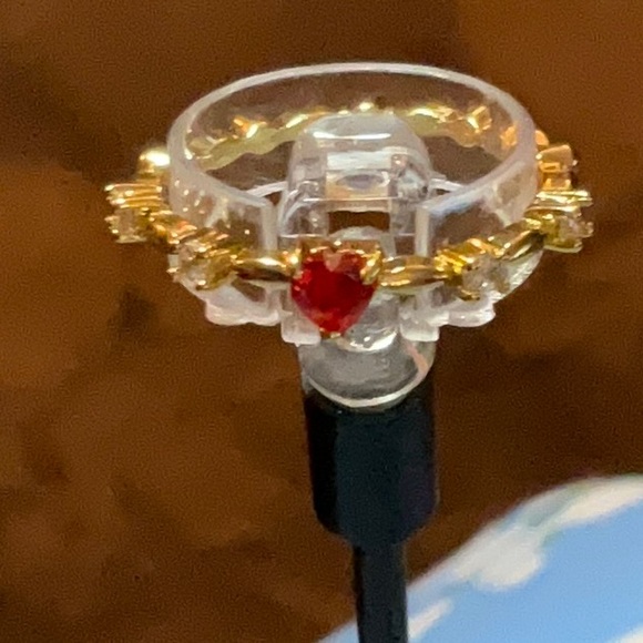 Gold Ring w/Red Heart Shaped Stone. Size 8 - Picture 2 of 4